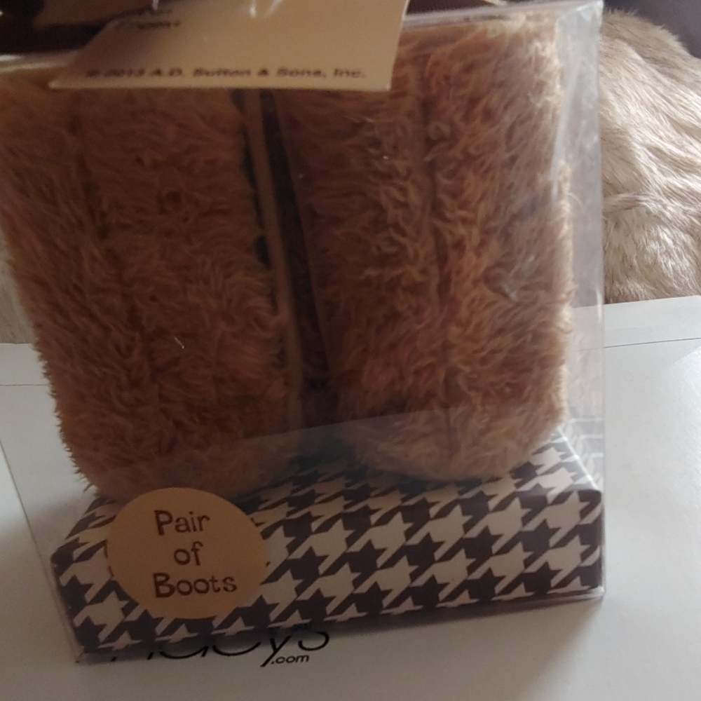 Baby Essentials Booties - Picture 2 of 3